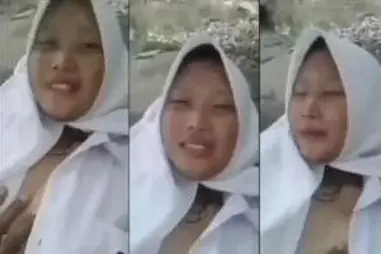 Gadis SMA Ngentot Di Batu Sungai Jembut Lebat