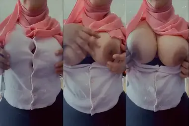 Lustyberry Toket Kelihatan Saat Ngewe Brutal